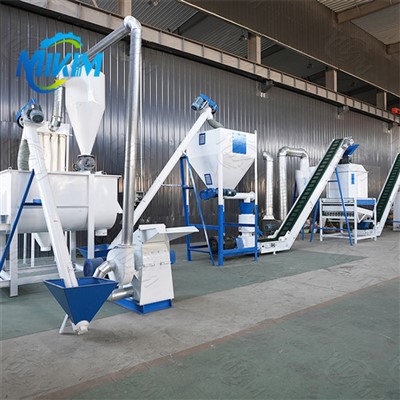 Barisan pengeluaran suapan babi automatik